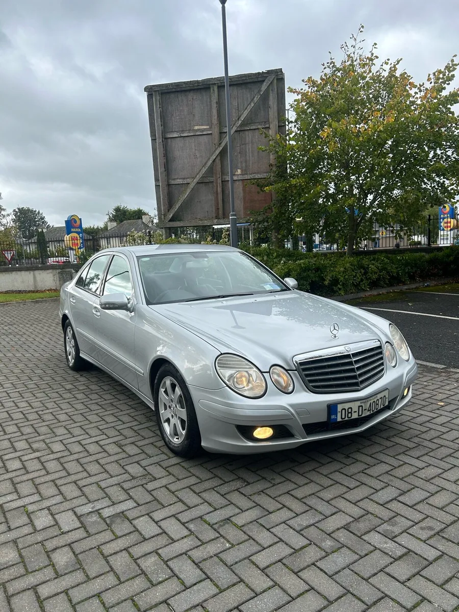MERCEDES E CLASS 2008 - Image 2
