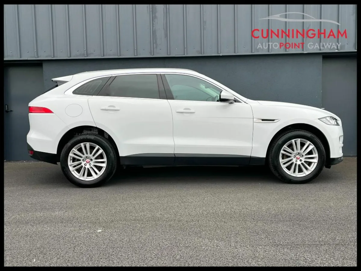Jaguar F-Pace 2.0D Portfolio AWD 180PS - Image 3