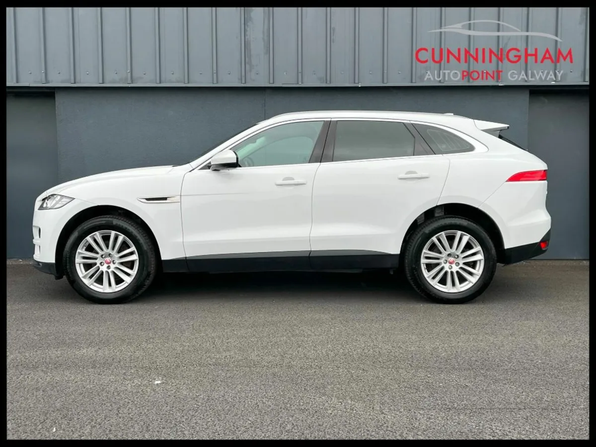 Jaguar F-Pace 2.0D Portfolio AWD 180PS - Image 4