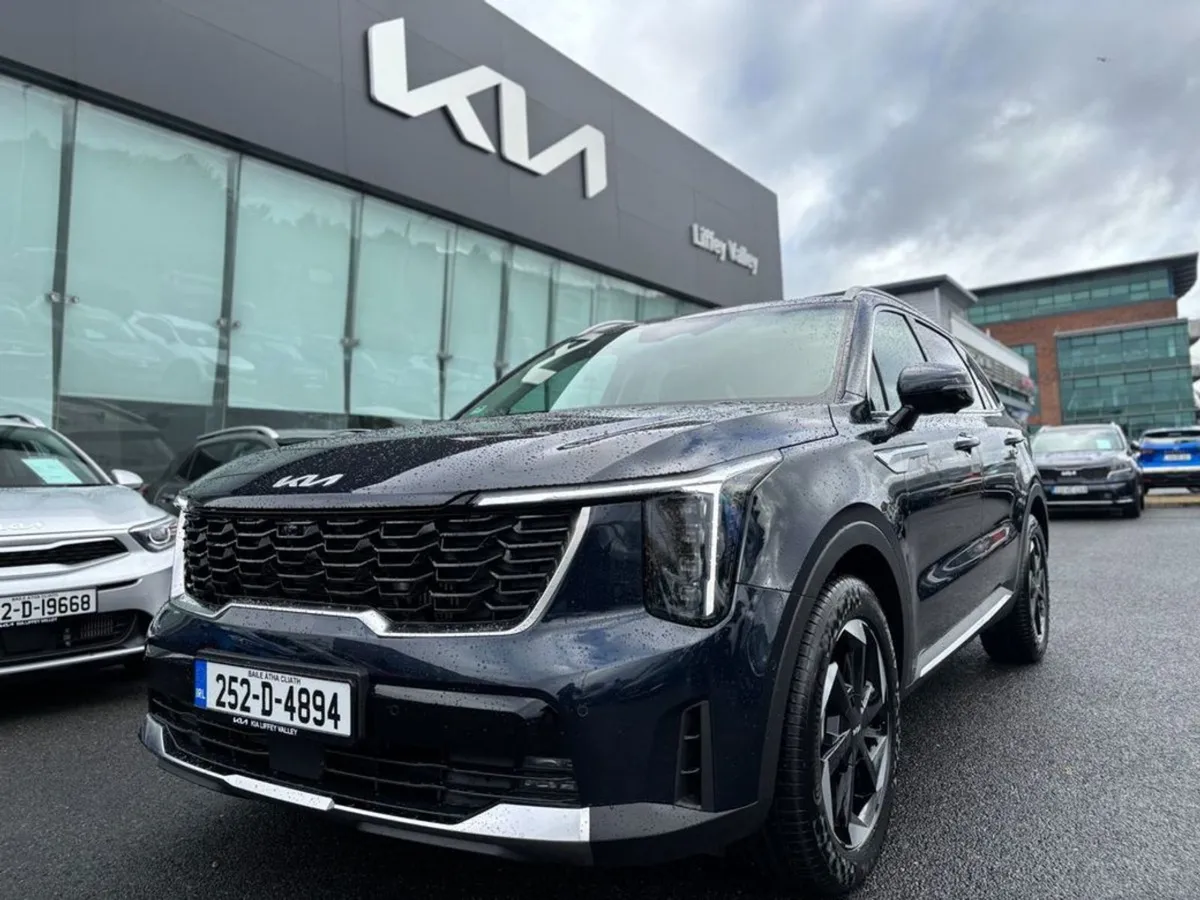 Kia Sorento 1.6 Plug in Hybrid SEM ( 7 Seats ) - Image 1