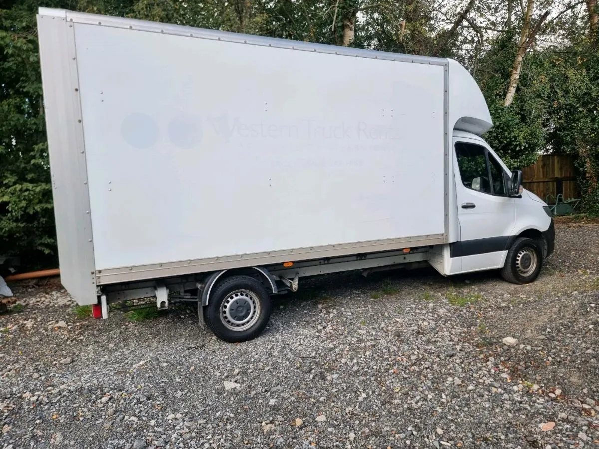 2019 Mercedes Sprinter Luton - Image 3