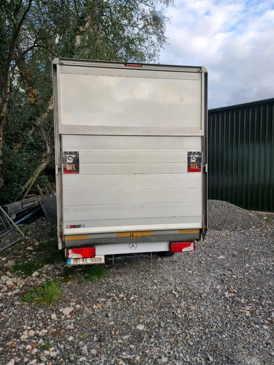 2019 Mercedes Sprinter Luton - Image 4