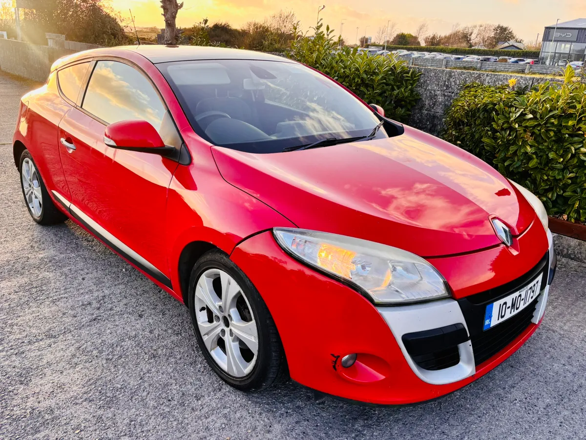2010 RENAULT MEGANE 1.5 Diesel 3 dr - Image 2