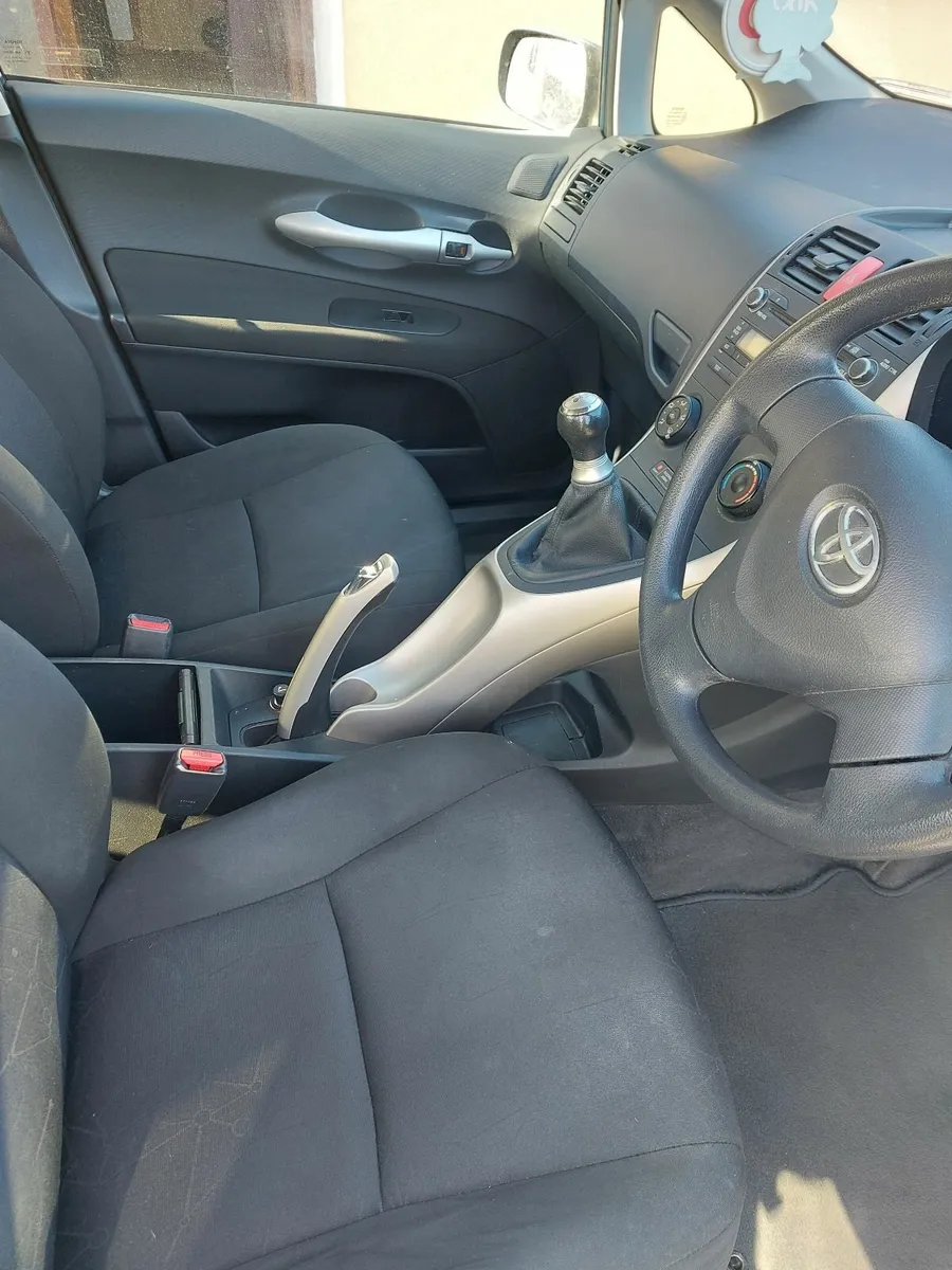 Toyota Auris 2009 - Image 4