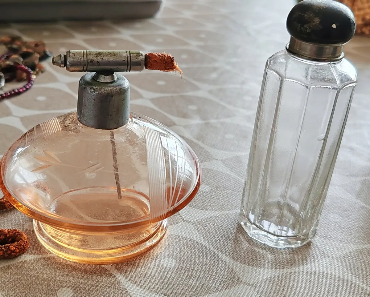 2 vintage perfume bottles - Image 4