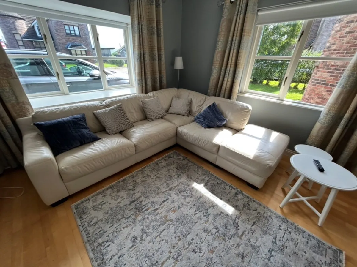 5 seater leather couch - Image 3