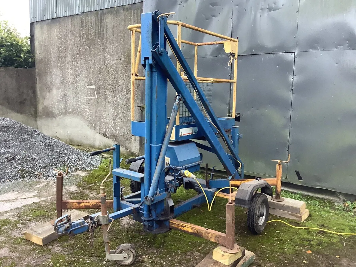Cherry picker - Image 3