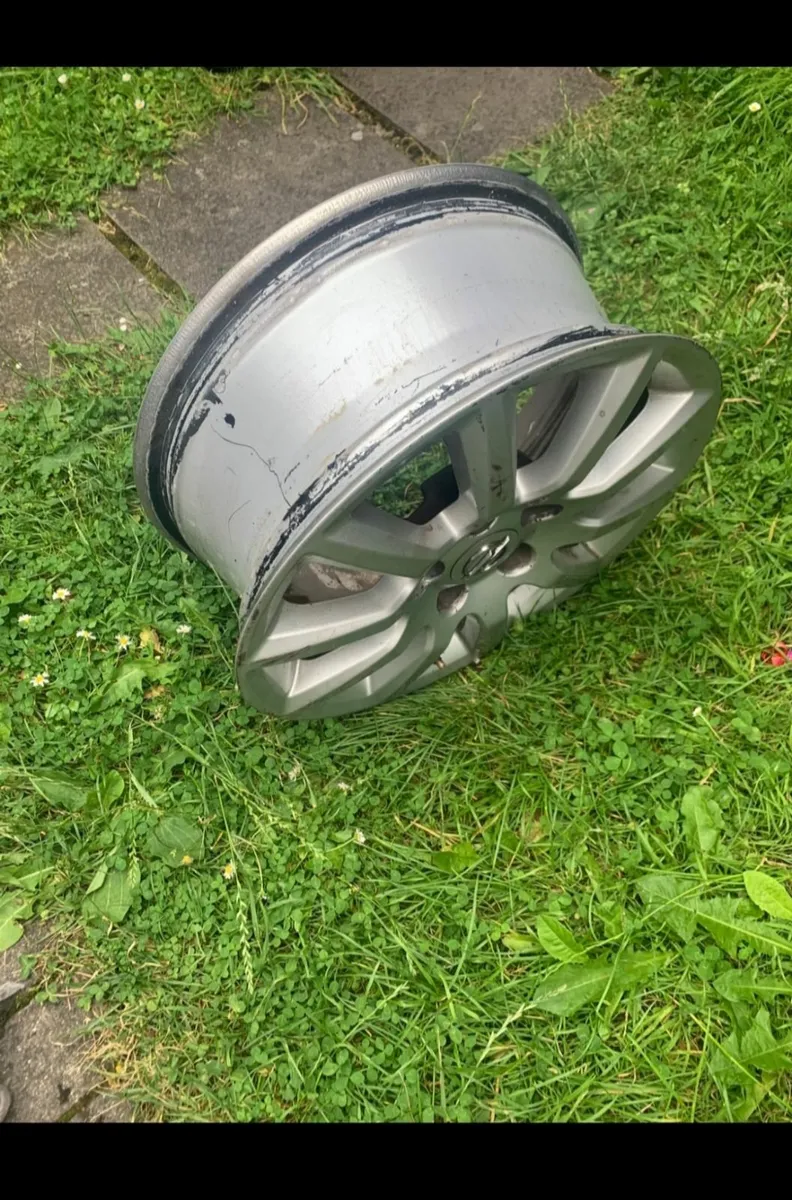 4 Opel zafira alloy rims - Image 3