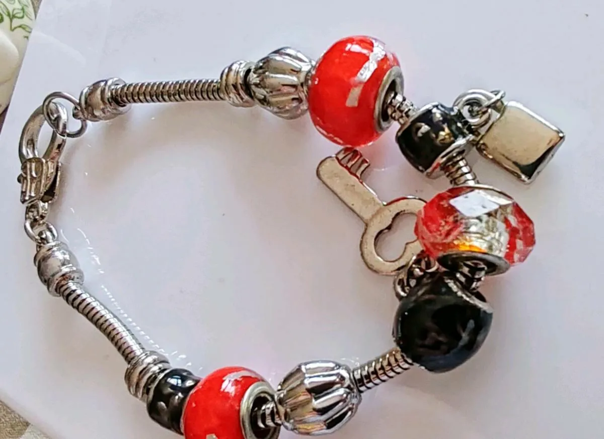 Beaded bracelet - Image 1