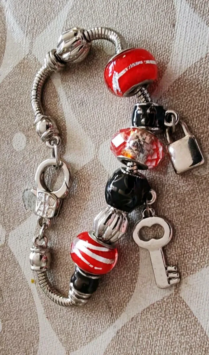 Beaded bracelet - Image 2