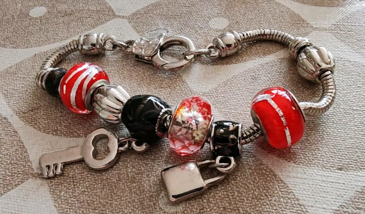 Beaded bracelet - Image 3