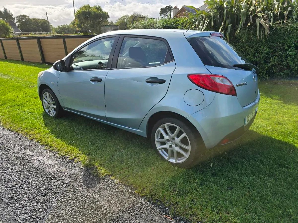 Mazda 2 - Image 2