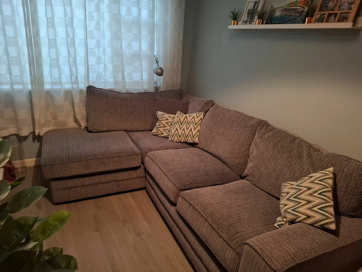 Grey L shaped sofa - Image 3