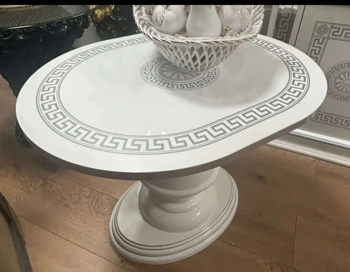 Marble cabinet and table - Image 2