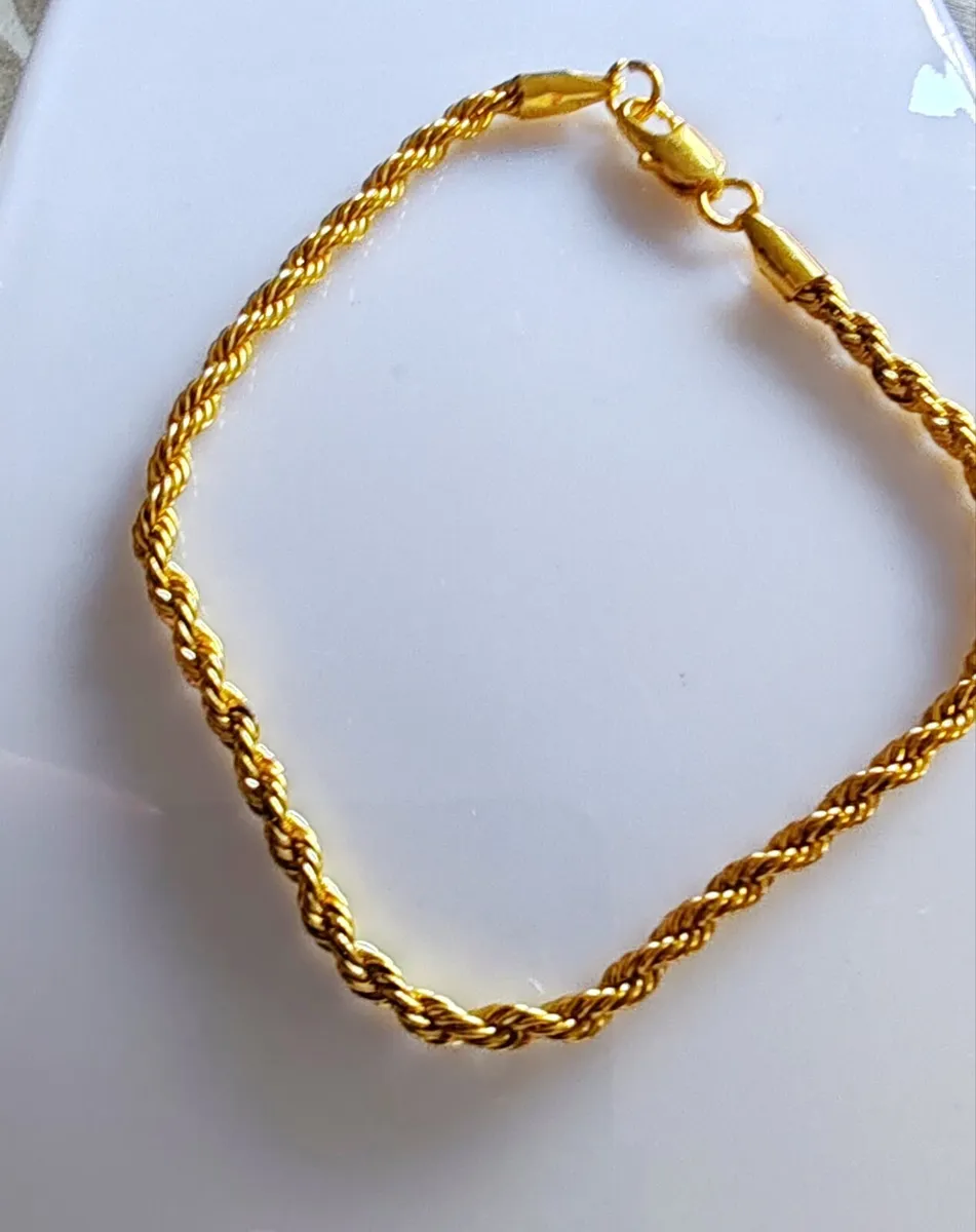 Retro goldtone bracelet - Image 1