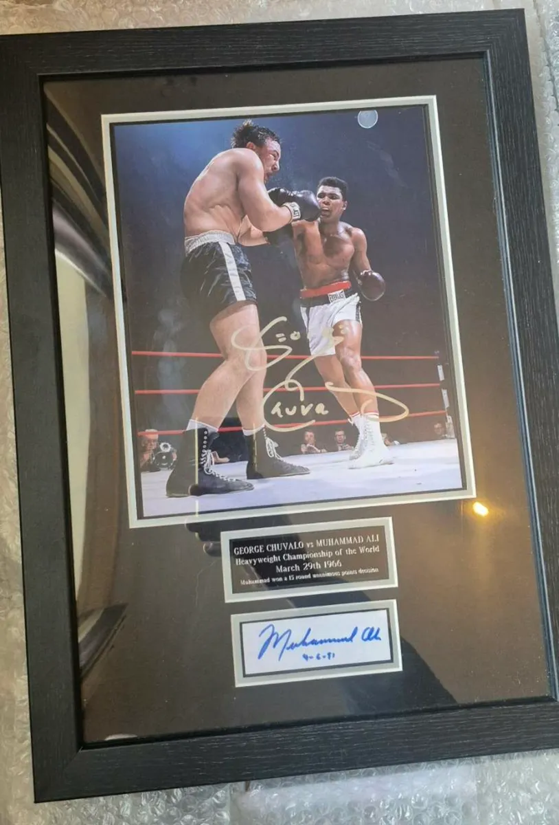 MUHAMMAD ALI SIGNED DISPLAY - Image 1