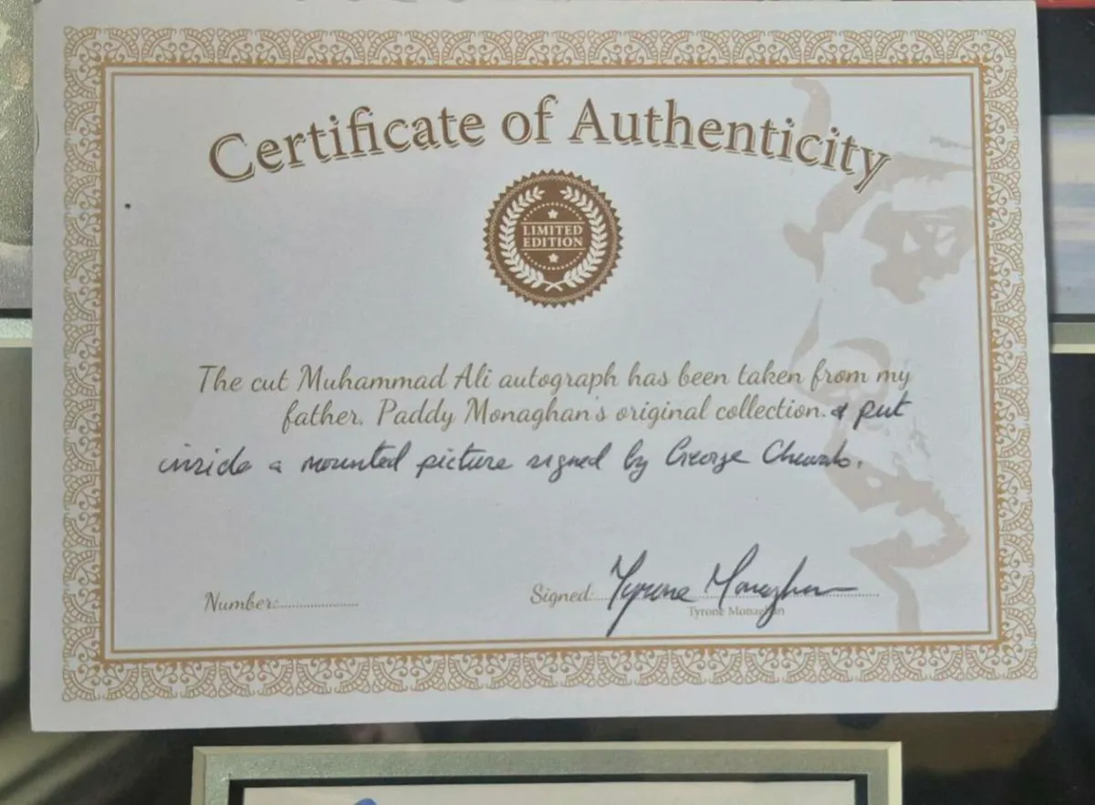 MUHAMMAD ALI SIGNED DISPLAY - Image 3