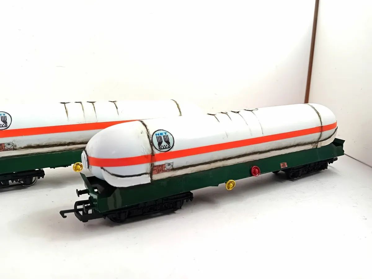 MODEL RAILWAY    IRISH   AMMONIA  TANKERS - Image 2
