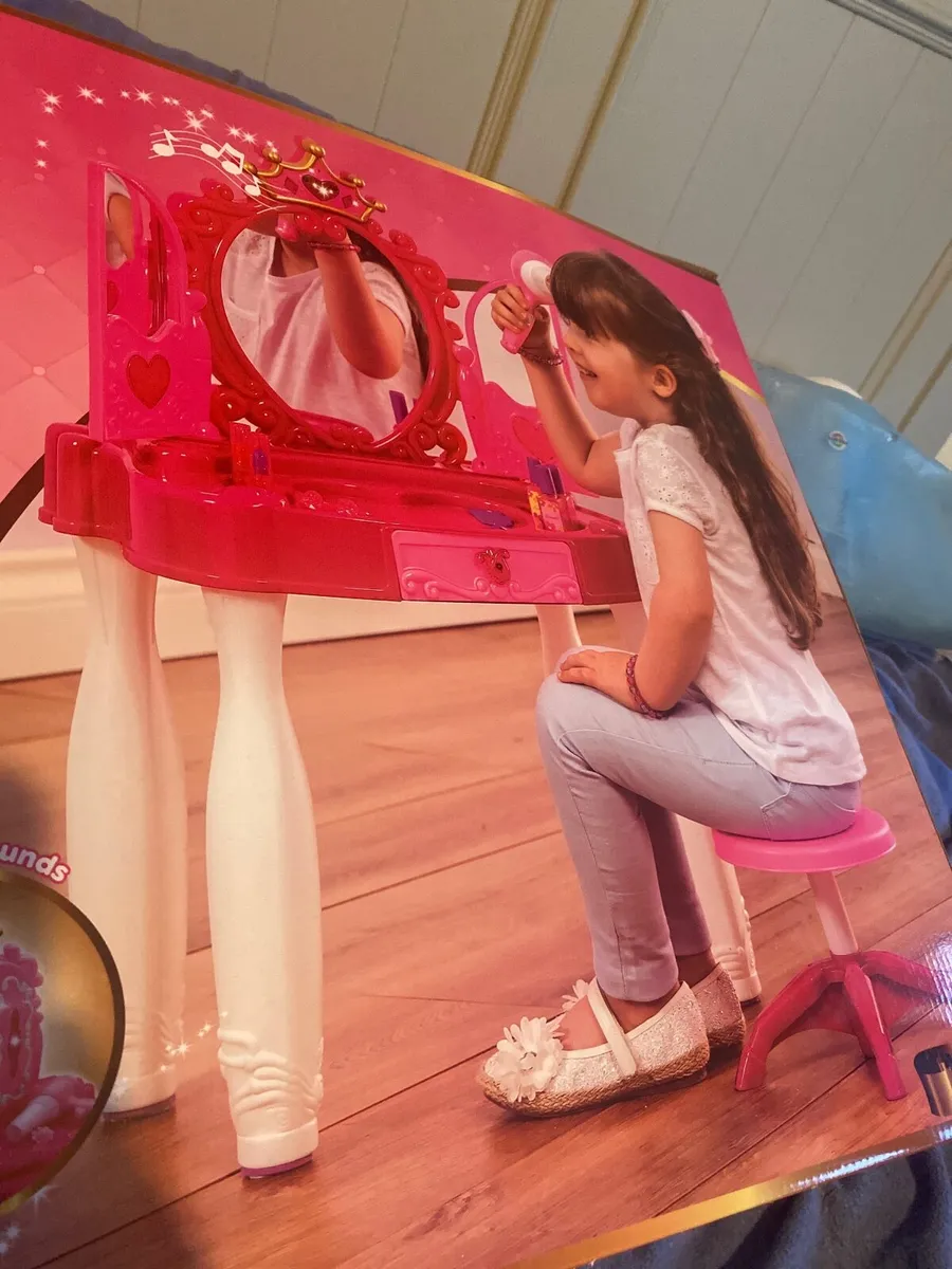 Toys - Image 3