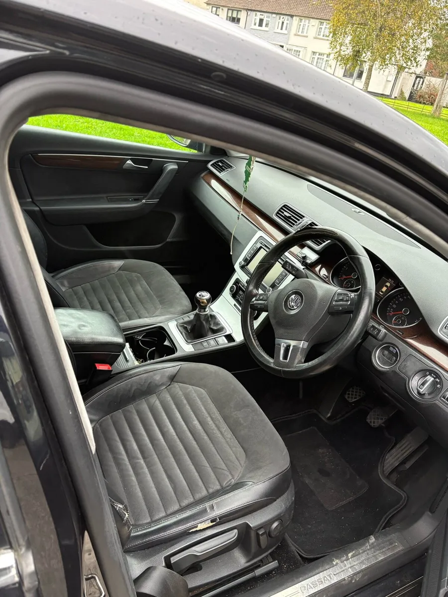 Volkswagen Passat - Image 3