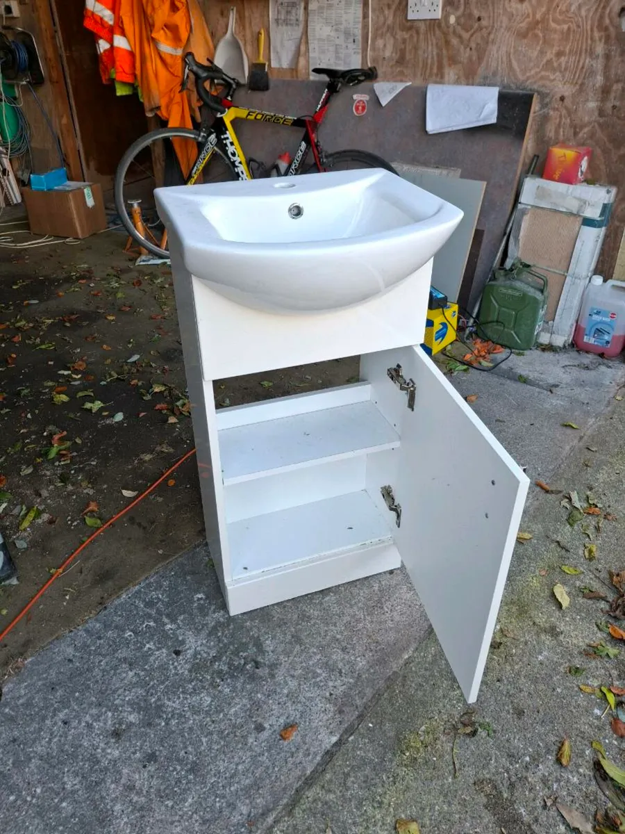 Sink cabinet - Image 1