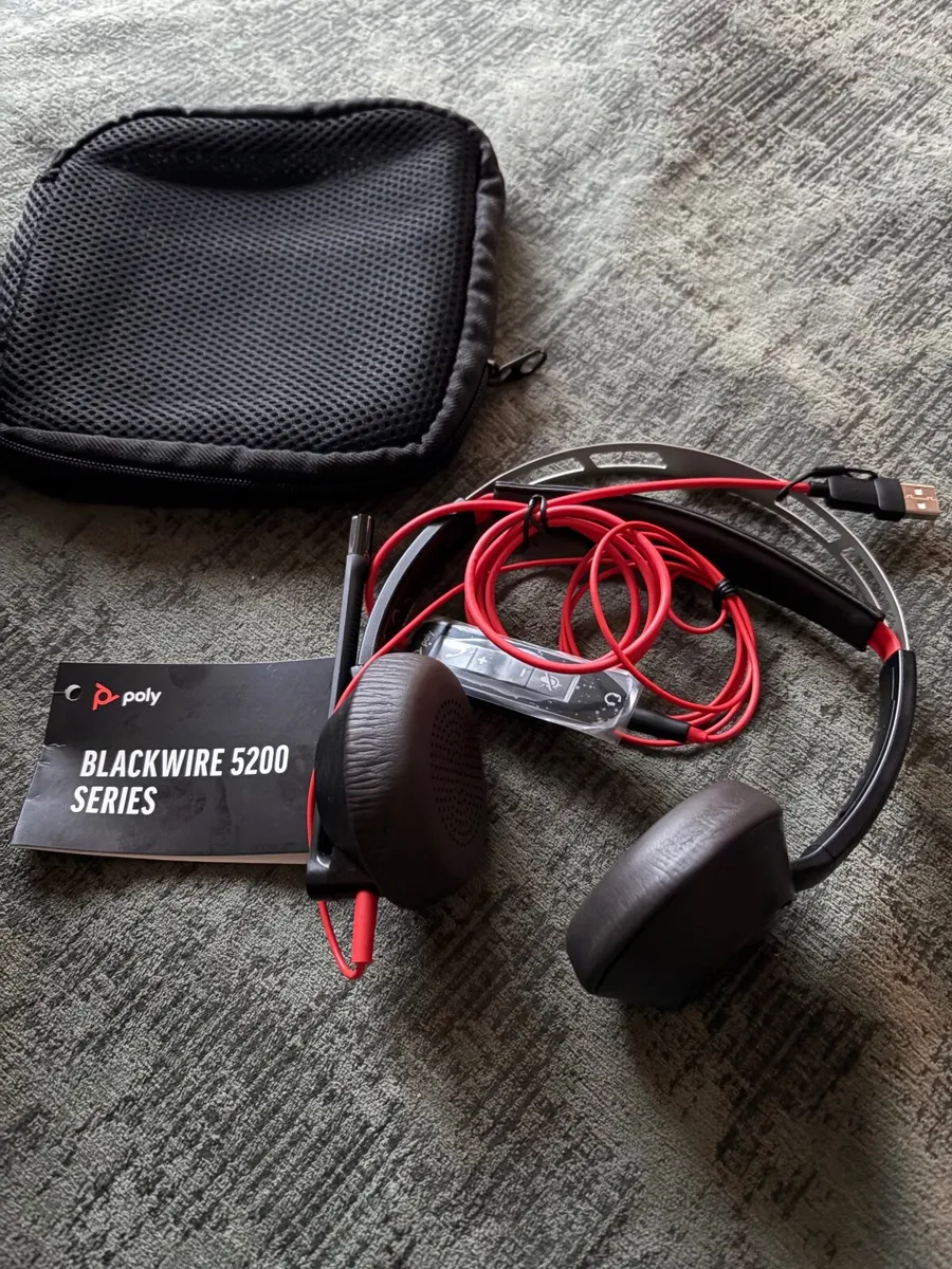 Poly Blackwire 5200 headphones brand new