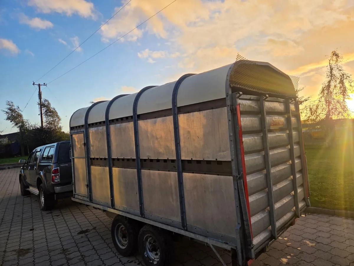 Bateson 12ft x6ft6 livestock trailer - Image 1