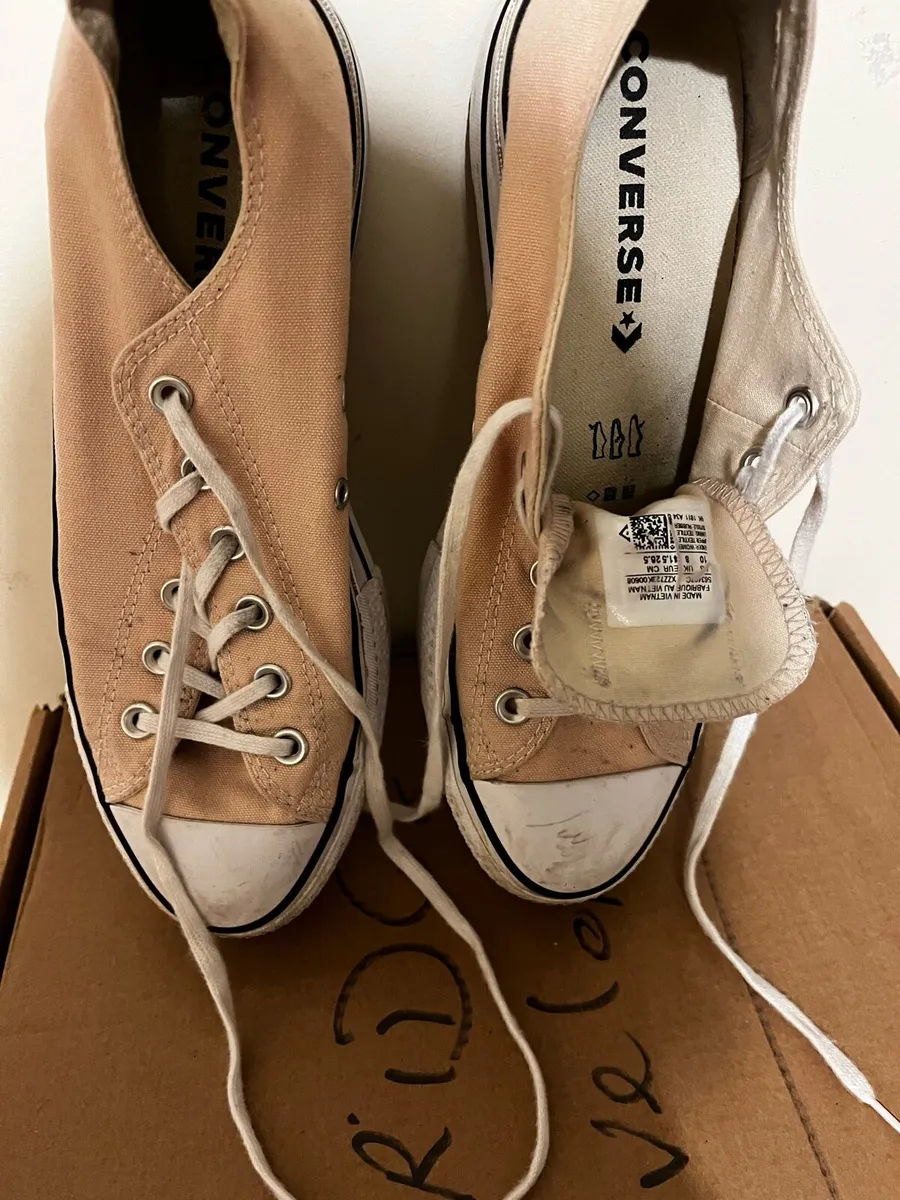 Light orange converse - Image 2