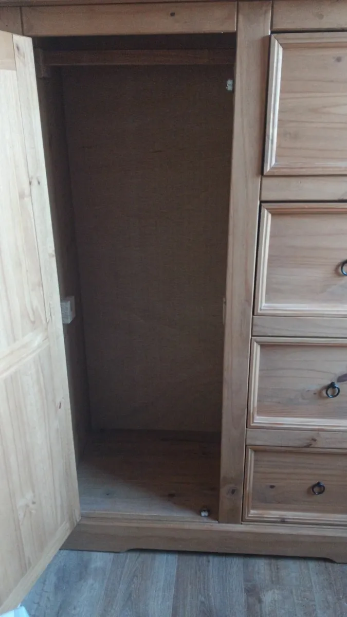 Small Wardrobe - Image 3