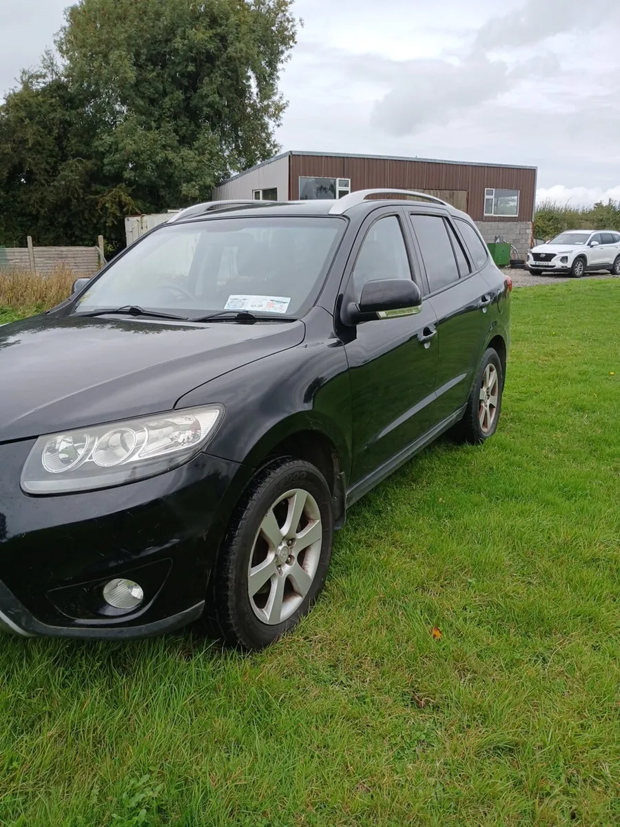 Hyundai santa fe  excellent  condition - Image 3