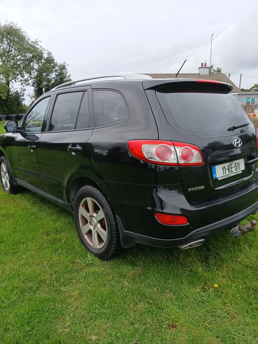 Hyundai santa fe  excellent  condition - Image 4