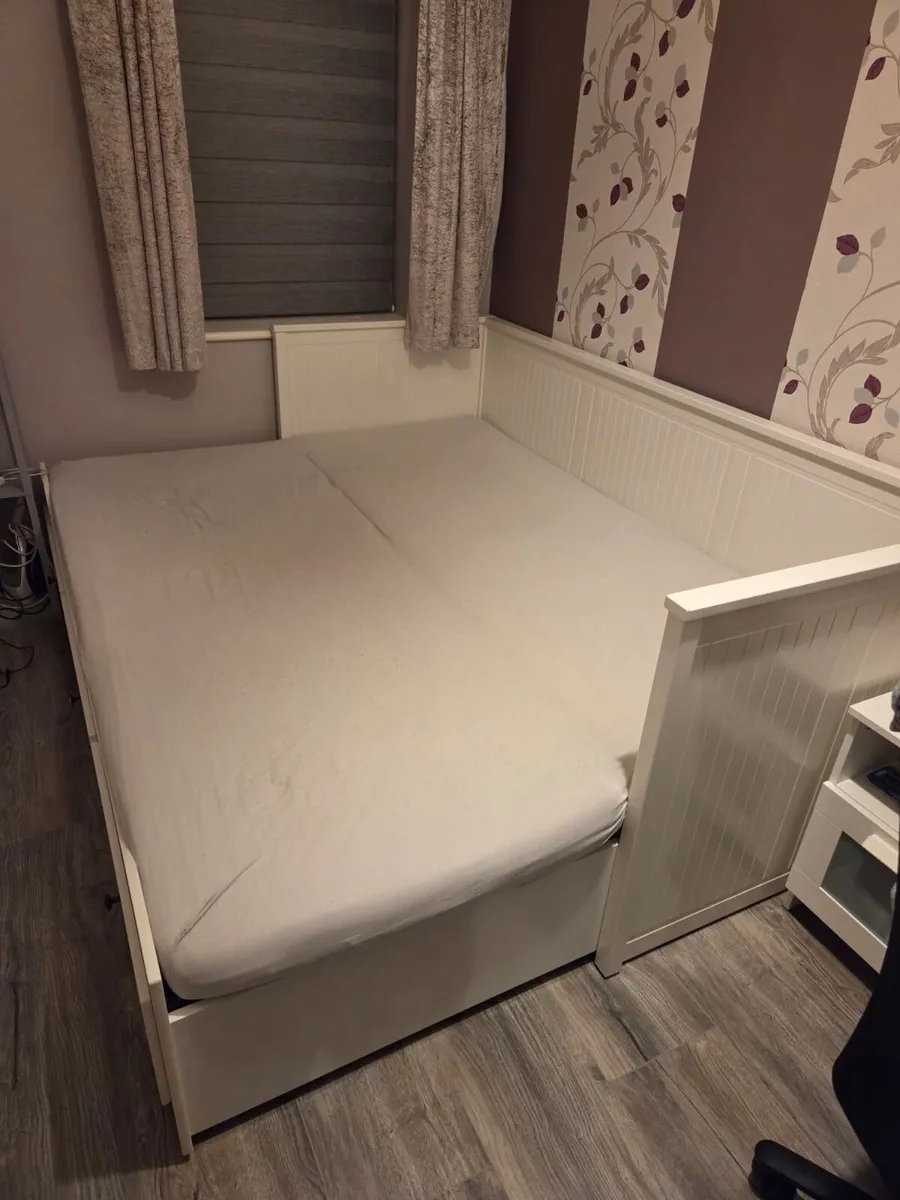 Double bed with storage - Image 3