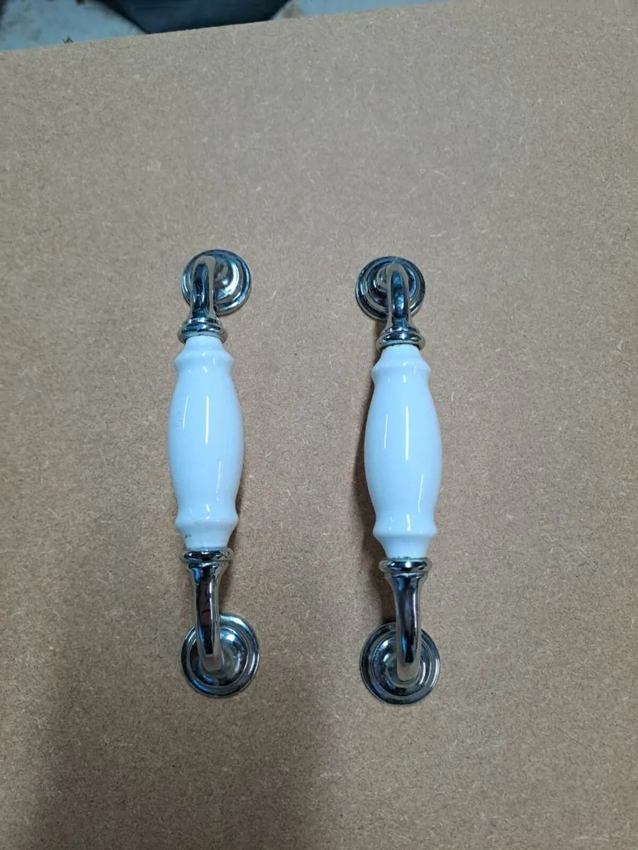 Handle - Image 1
