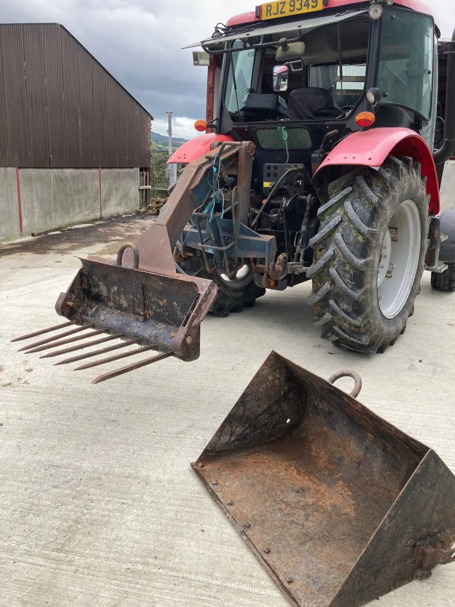 Fleming tractor yard scraper rear loader & MF 718 - Image 3