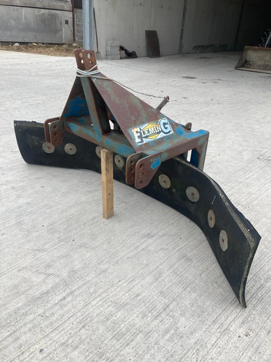 Fleming tractor yard scraper MF 718 & DB grubber - Image 4