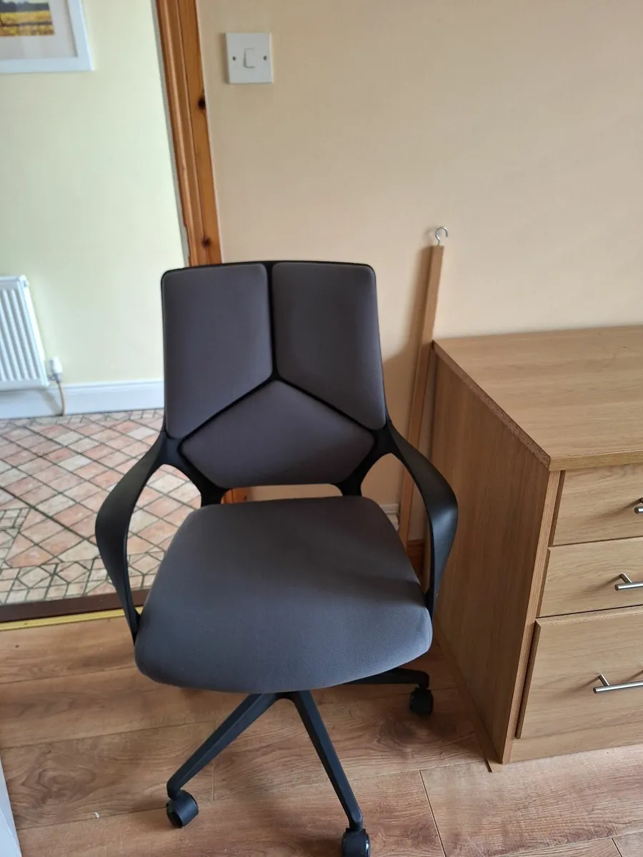 Desk and chair - Image 2