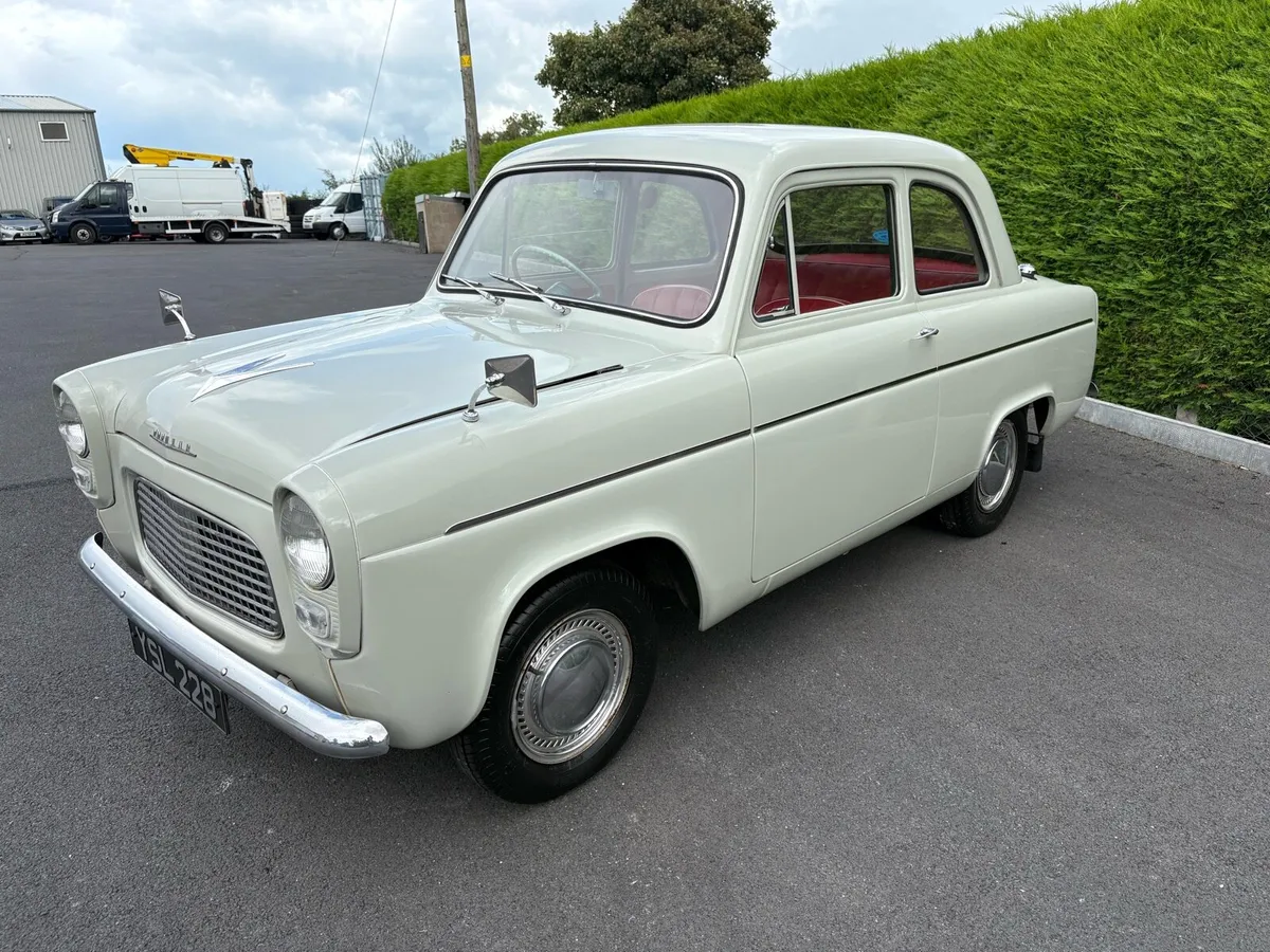 1961. Ford   100 E - Image 4