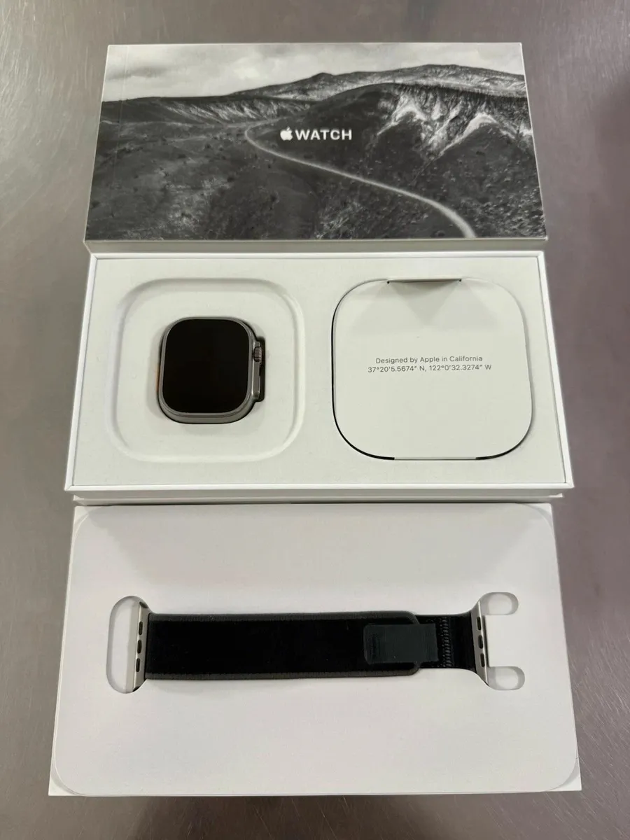 Apple Watch Ultra 2 Titanium Case 49mm M/L - Image 1