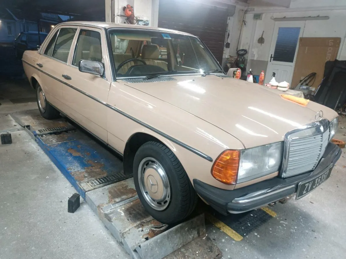 Mercedes - Image 1