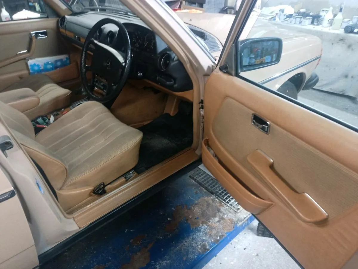 Mercedes - Image 2