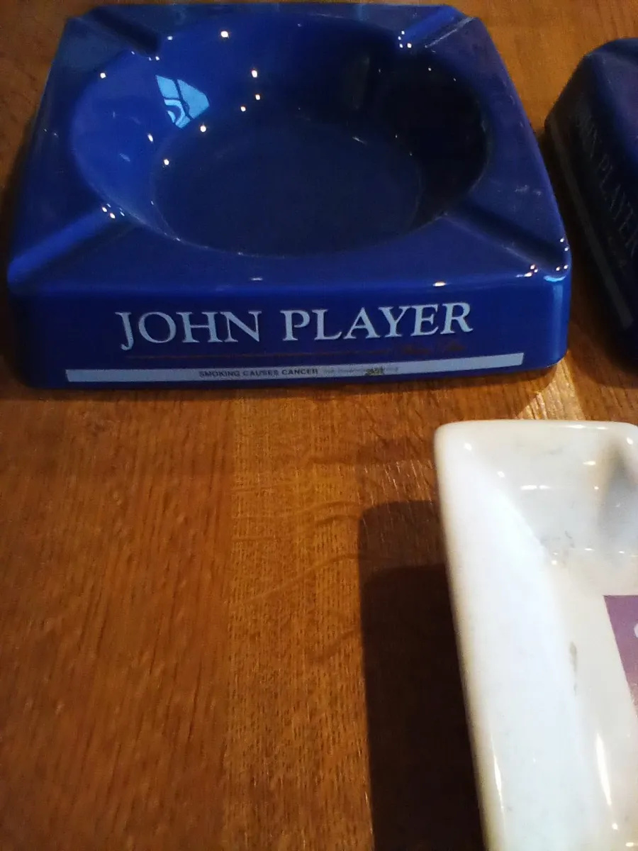 3 Vintage ash trays. - Image 2
