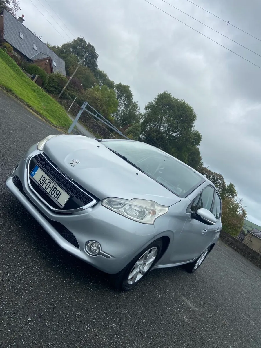 Peugeot 208 - Image 1