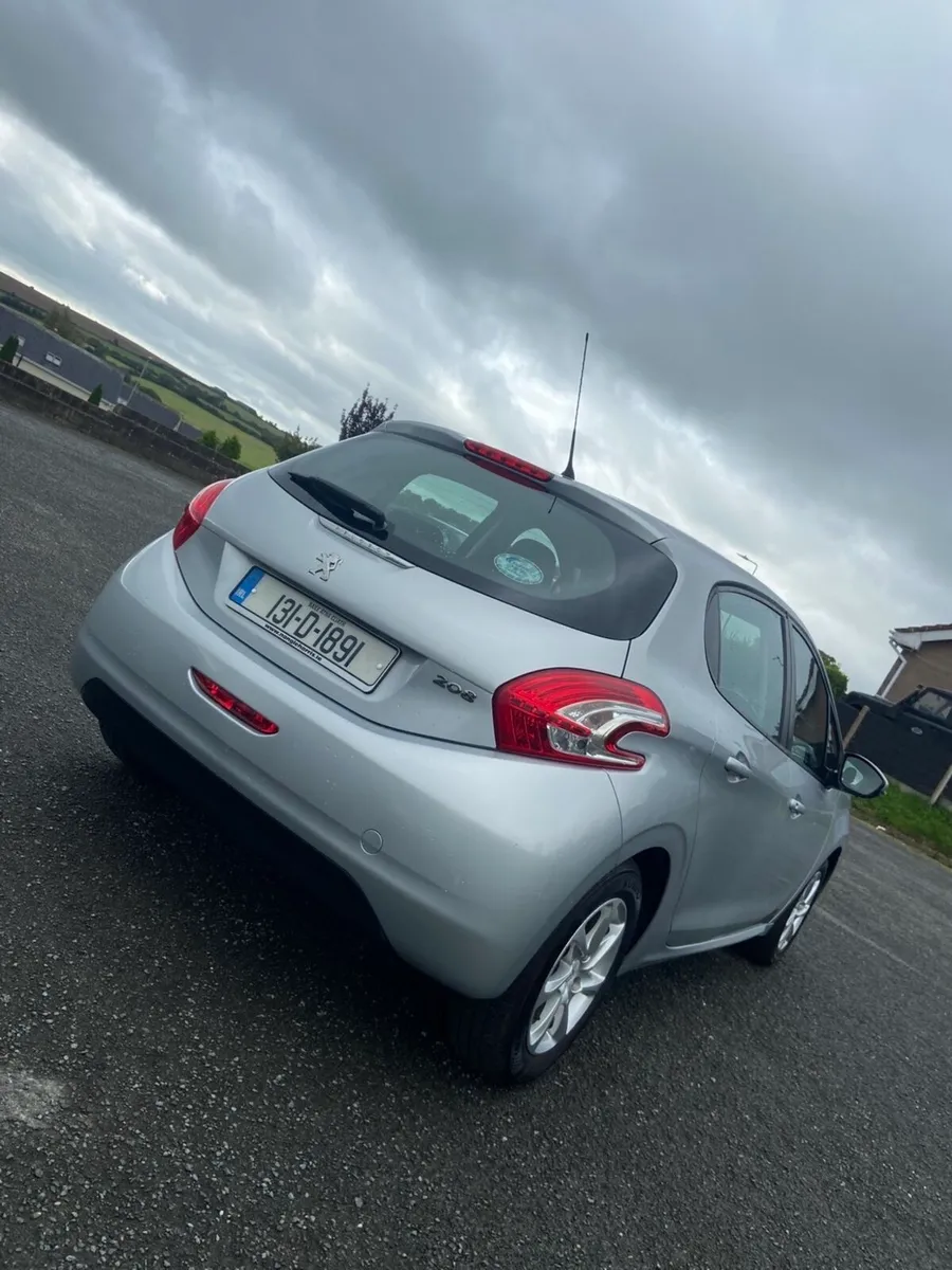 Peugeot 208 - Image 4