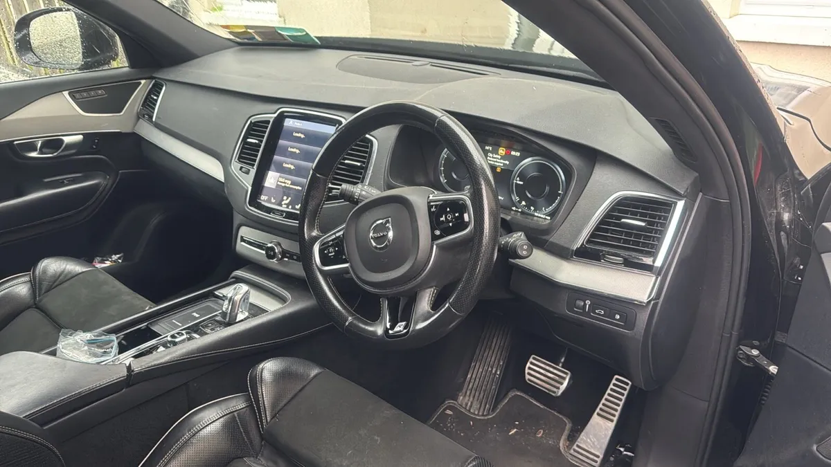 2017 Volvo XC 90 R design - Image 1