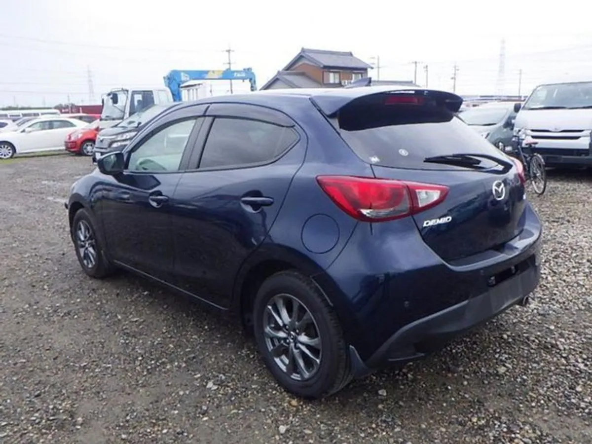 Mazda 2 1.3 Automatic - Image 3