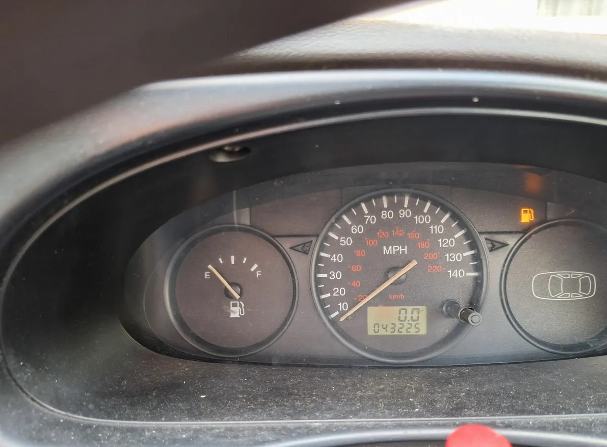 Ford Fiesta 2000 - Image 2
