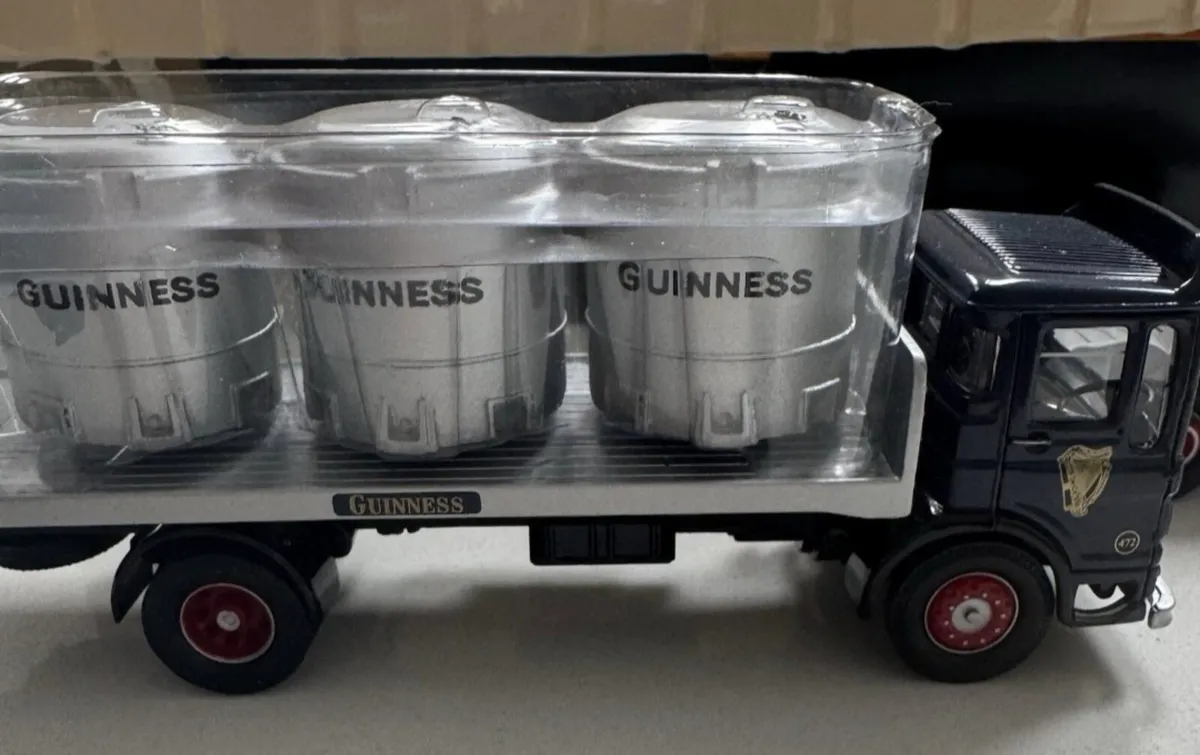 Corgi Guinness Leyland Super Comet - Image 4