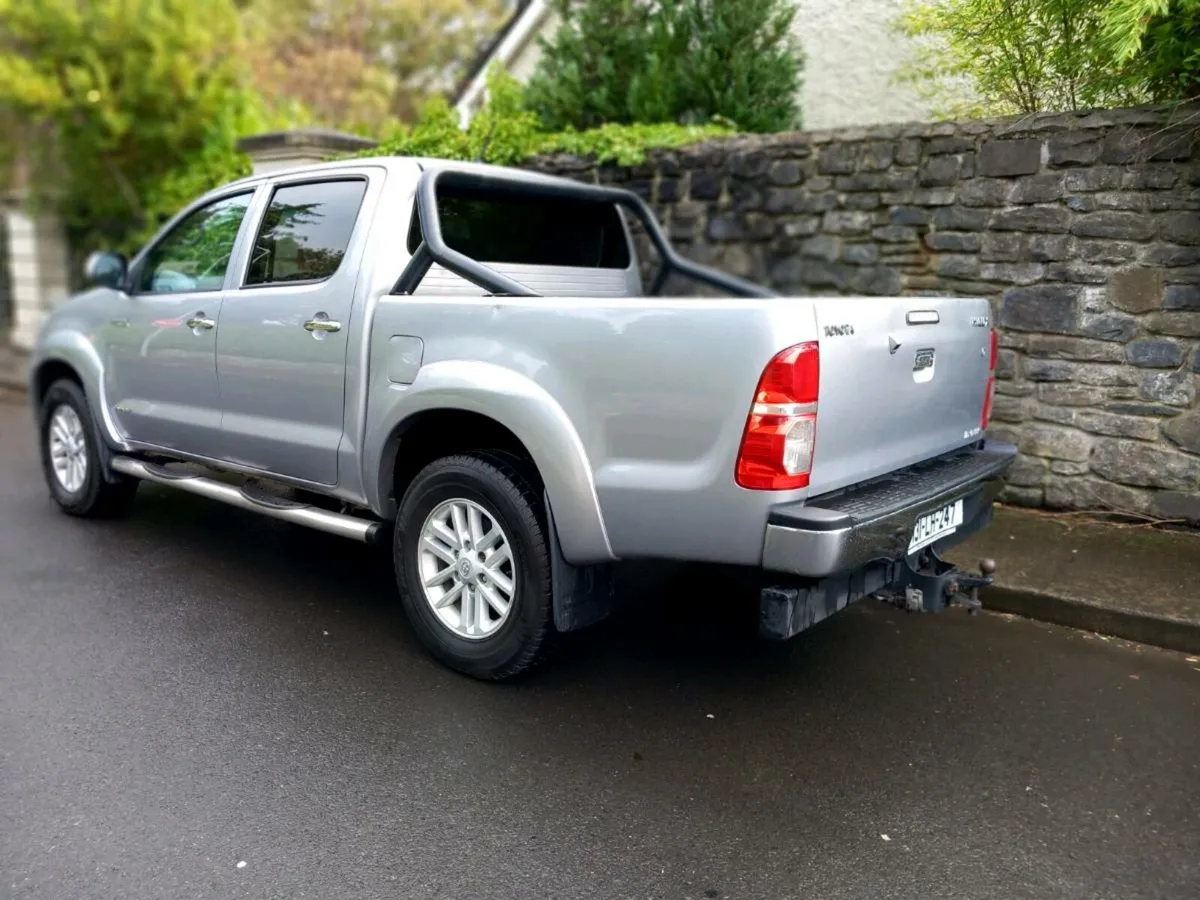 2013 Toyota Hilux 3.0 D4D Diesel Automatic Invinci - Image 3