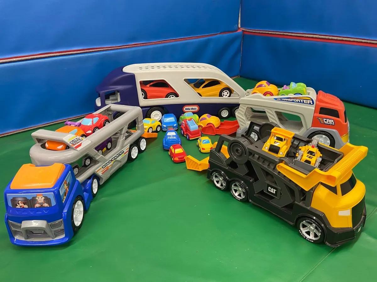 Collection of toy cars - Image 3