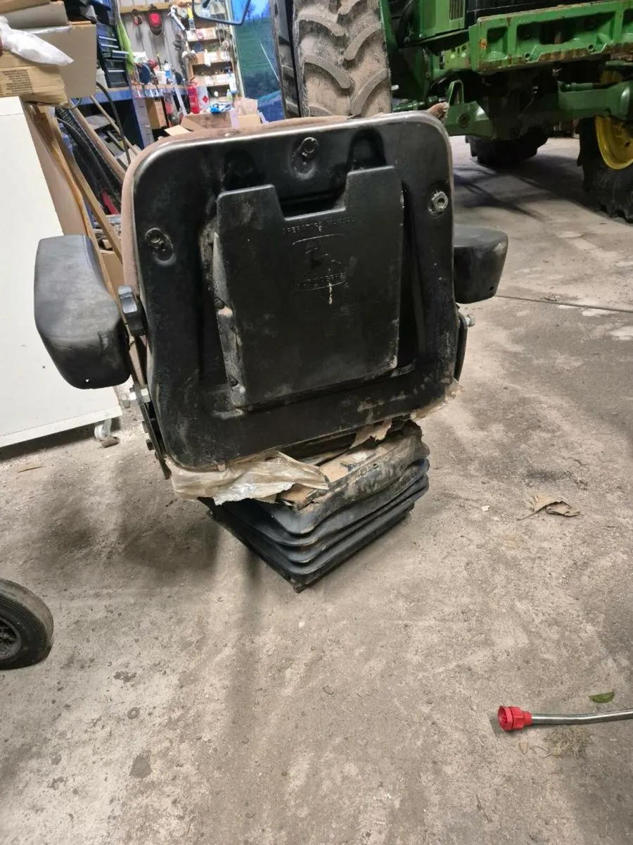JOHN DEERE GRAMMAR SEAT - Image 2